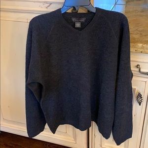 Banana Republic 100 % wool sweater XL.Charcoal gry